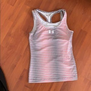 Under Armour sz small fitted work out top